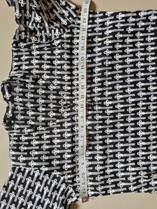 Chic Black &amp; White Embroidered Tunic