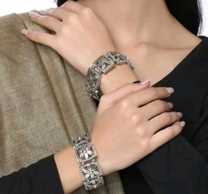 Oxidized Silver Flower Design Bracelet / Kada