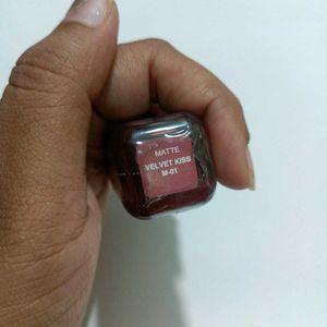 Zudio Cloud Kiss Lip Colour