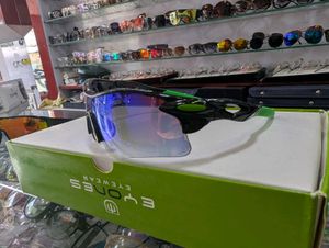 Sporty Mirrored Sunglasses