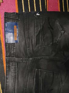 Black Jeans - Stylish Denim