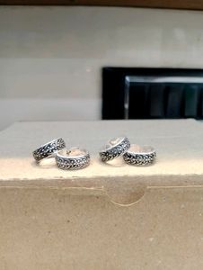 Set of 4 Unique Design toeRings