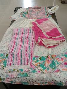 Hakoba Nayara Cut Kurti Set