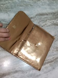 Sling Bag 🛍️