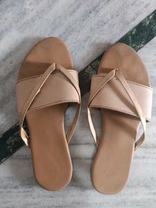 combo of flats chappal