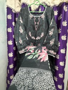 Elegant Black kurta set with Lace Trim