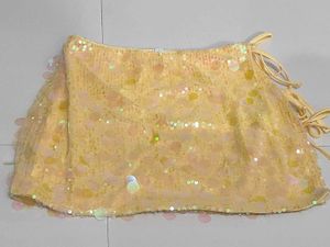 yellow sequin mini skirt 💛