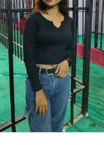 Black Long Sleeve V-Neck Crop Top