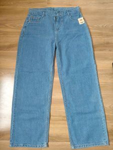 Classic Light Wash straight Leg Jeans