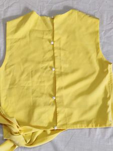 light yellow top back side pearl button