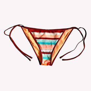 Striped Bikini Bottom 🆕 NWOT ❤️