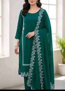 Elegant Green pakistani  Embroidered Kurta Set