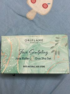 Oriflame Face Sculpting Jade Roller & Gua Sha Set
