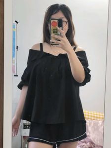 Chic Off-Shoulder Black Top