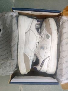 RED TAPE CLASSIC SNEAKERS