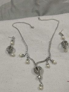Elegant Necklace and Earrings Set