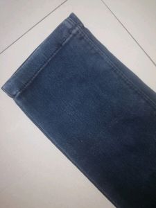 Black skin fit jeans