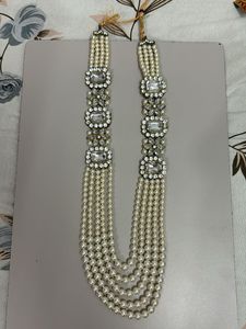 Exquisite Pearl Necklace with Rhinestones