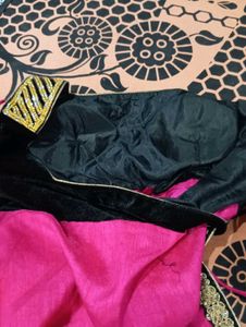 Elegant Pink &amp; Black Embroidered Kurta