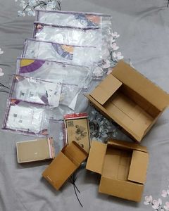 Packaging Material + Free Gift