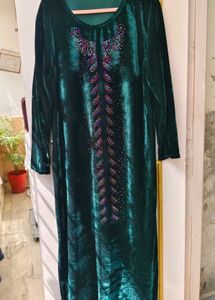 Elegant Emerald Green Velvet Gown