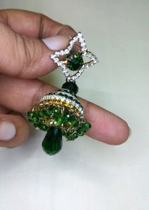 Smart Look Earrings  emerald green  Colour