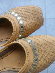 Yellow Ethnic Juttis