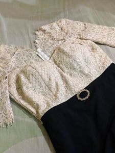 Chic Lace &amp; Black Bodycon Dress