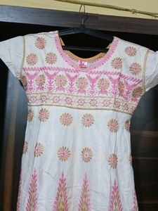 Elegant White &amp; Pink Embroidered Kurta