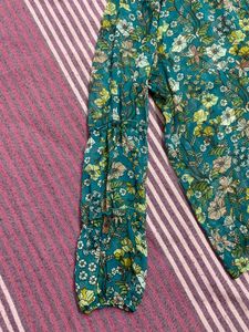 Floral Print Flowy Top