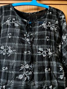 Chic Black &amp; White Plaid Floral Kurta