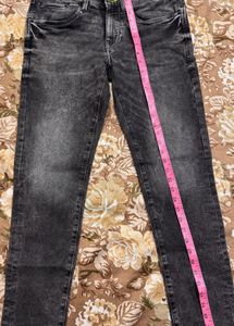 Men's Dark Wash Distressed Jeans