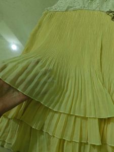 Chic Ruffled Yellow Sleeveless Top