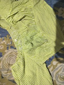 Chic Green Gingham Puff Sleeve Top
