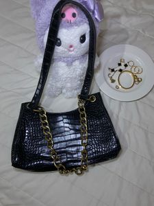 Chic Black Crocodile Embossed Shoulder Bag