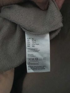 H&amp;M Divided "REACTIVE" Printed Sweatshirt