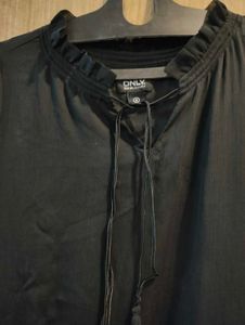 Chic Black Tiered Midi Dress