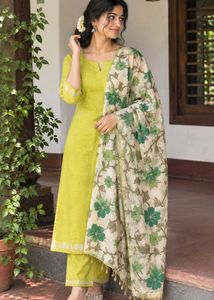 Beautiful Floral Print Dupatta with Golden Edge