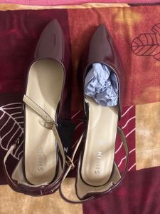 Chic Burgundy Patent Heels
