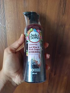 Buds&amp; Berries Red Wine &amp; Black Grapes Shampoo