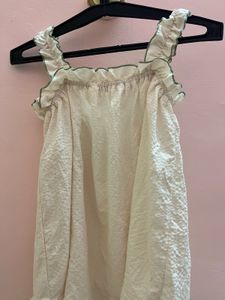 sleeveless top