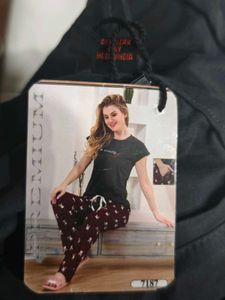 Comfortable Women's nightsuit pack off 3