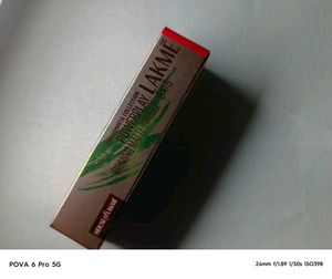 Lakme Powerplay Priming Matte Lipstick
