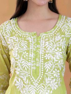 Zainab Chikankari Mulmul Straight Kurta