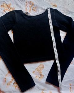 Stylish Cropped Ribbed Knit Top