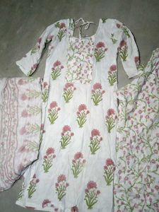 Beautiful Floral Kurta Set