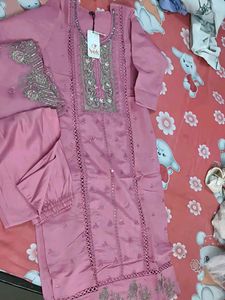 Beautiful Pink Kurta Set with Intricate Embroidery