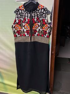 Embroidered Sleeveless Kurta
