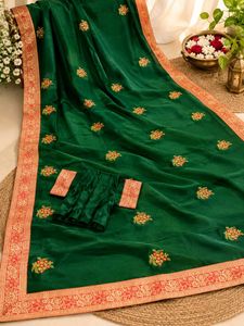 🛍️💚Emerald Green Embroidered saree