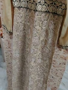 Embroidered Front Slit Kurta